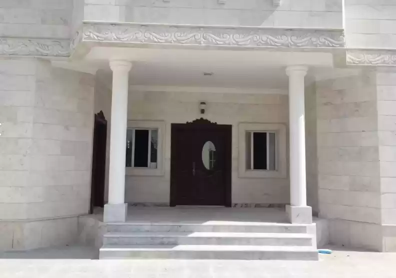 Жилой Готовая недвижимость 7+ спален Н/Ф Отдельная вилла  продается в Аль-Садд , Доха #9990 - 1  image 